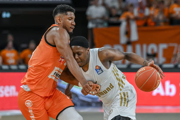 男子撑杆跳 男子撑杆跳