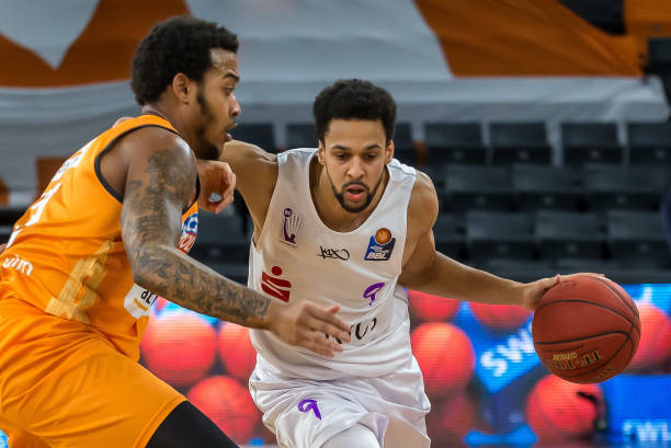 了许多球迷 了许多球迷