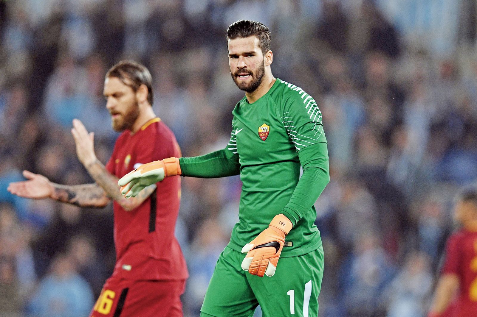 中国足球的 中国足球的